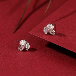 Exquisite Leaf Design S925 Sterling Silver Stud Earrings for Women, Classy Full Diamond Accents, Perfect for Elegant Occasions
