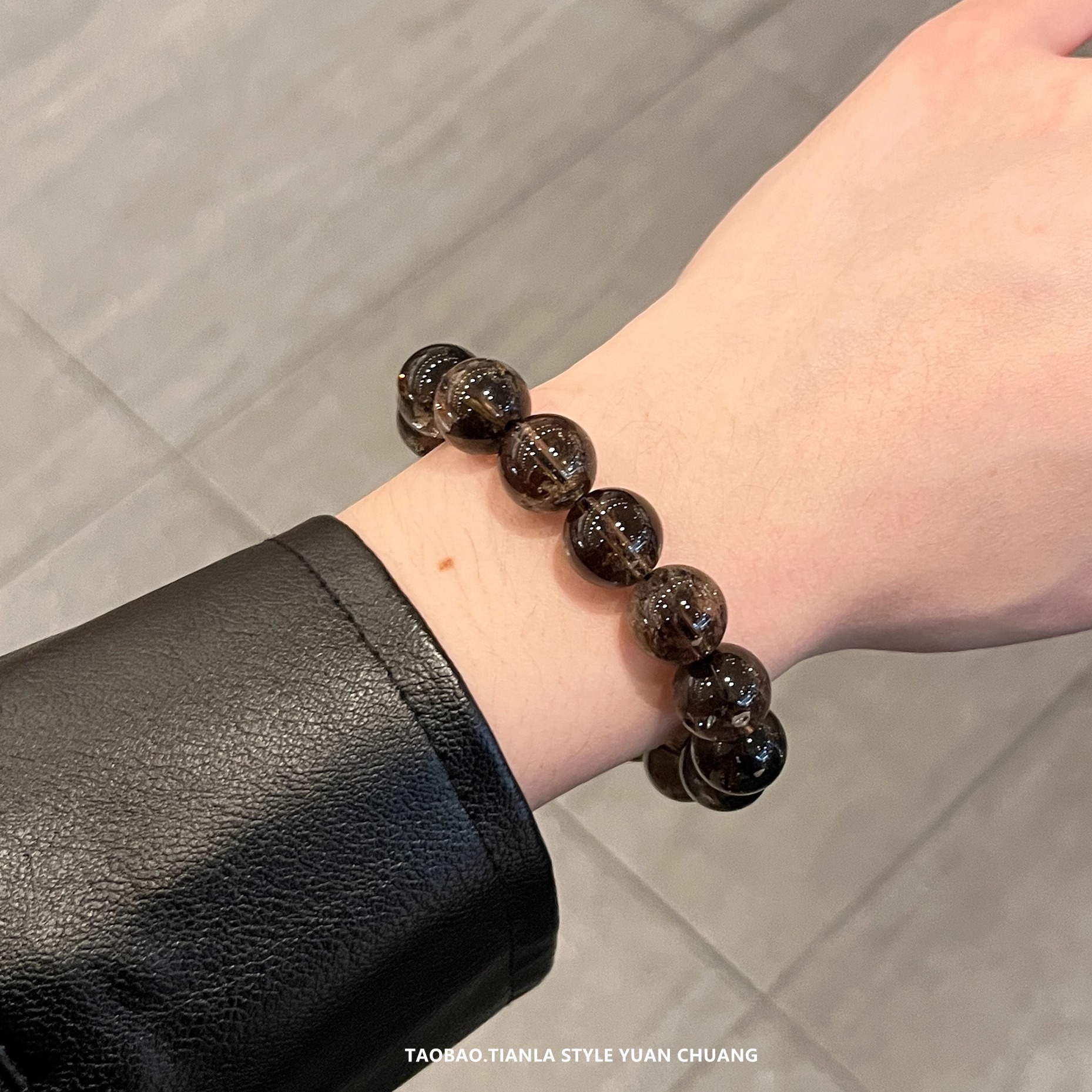 Exquisite Light Luxury Natural Tea Crystal Bracelet for Women - High-End Design, Perfect Gift for Girlfriend, Showcases Fair Skin