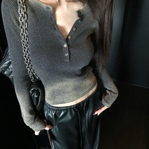 Fallen Leaves District Vintage Knitted Base Layer Sweater for Women - Slim Fit Long Sleeve Top in Cozy Style