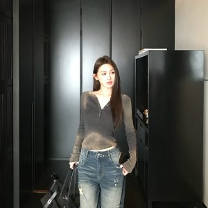 Fallen Leaves District Vintage Knitted Base Layer Sweater for Women - Slim Fit Long Sleeve Top in Cozy Style
