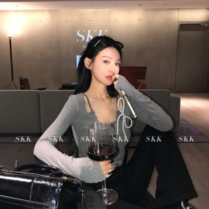 Flirty Precision Sniper Lace Splicing Long Sleeve Top - Exquisite Fake Two-Piece Design, Korean Style Spring Shirt for Women