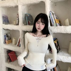 Flirty Waist-Defining Slimming Pullover Sweater for Women - Square Style Knitted Top, Casual Everyday Fashion
