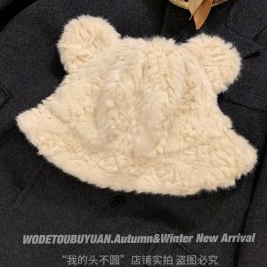 Fluffy Tiger Hat with Cute Scarf and Gloves Set - Warm Fisherman Style Bear Design for Cozy Winter Fashion