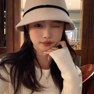 French Hepburn Style Bow Tie Bucket Hat for Women - High-Quality Felt, Autumn/Winter Fashion Accessory
