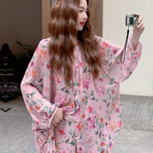 French-Style Floral Sunscreen Shirt Three-Piece Set for Women - 2025 Summer Vacation Camisole and Shorts, Petite Fashion