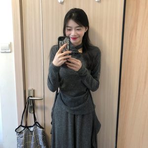 French-Style Gray Two-Piece Dress Set for Women - High-End Knitted Top and Long Skirt - Spring 2025 Fashion
