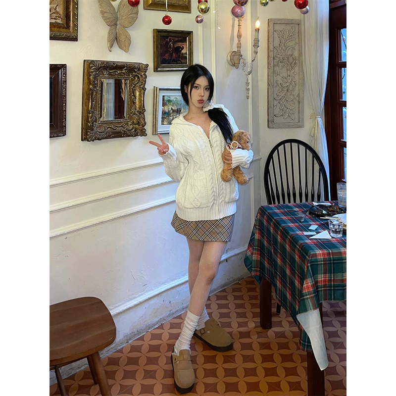 French-Style Long Sleeve Knitted Cardigan for Women - Casual Versatile Slimming Sweater Coat for Autumn and Winter Fashion