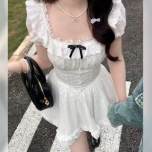French-Style Petite Square-Neck Puff-Sleeve Dress for Women - Sweet Age-Reducing A-Line Short Skirt, Spring/Summer Collection