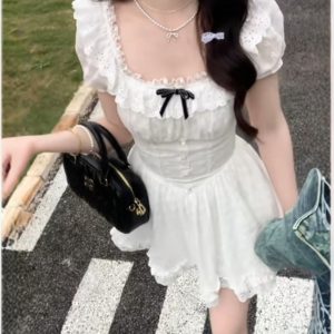 French-Style Petite Square-Neck Puff-Sleeve Dress for Women - Sweet Age-Reducing A-Line Short Skirt, Spring/Summer Collection
