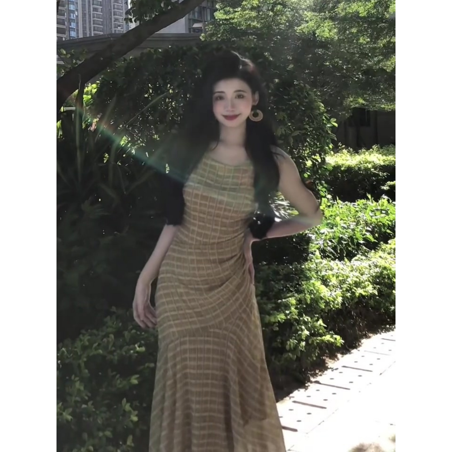 French Vintage Plaid Sleeveless Dress for Women, Summer Pleated Fitted Waist, Hip-Hugging Mermaid Long Skirt, Y2K Style