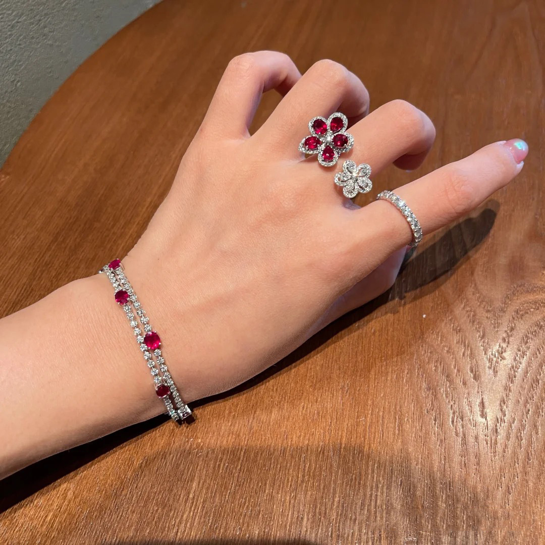 Glamorous Ruby Floral Open Ring for Women, High-End Luxury Feel with Sparkling Zircon and Diamonds, Exaggerated Design