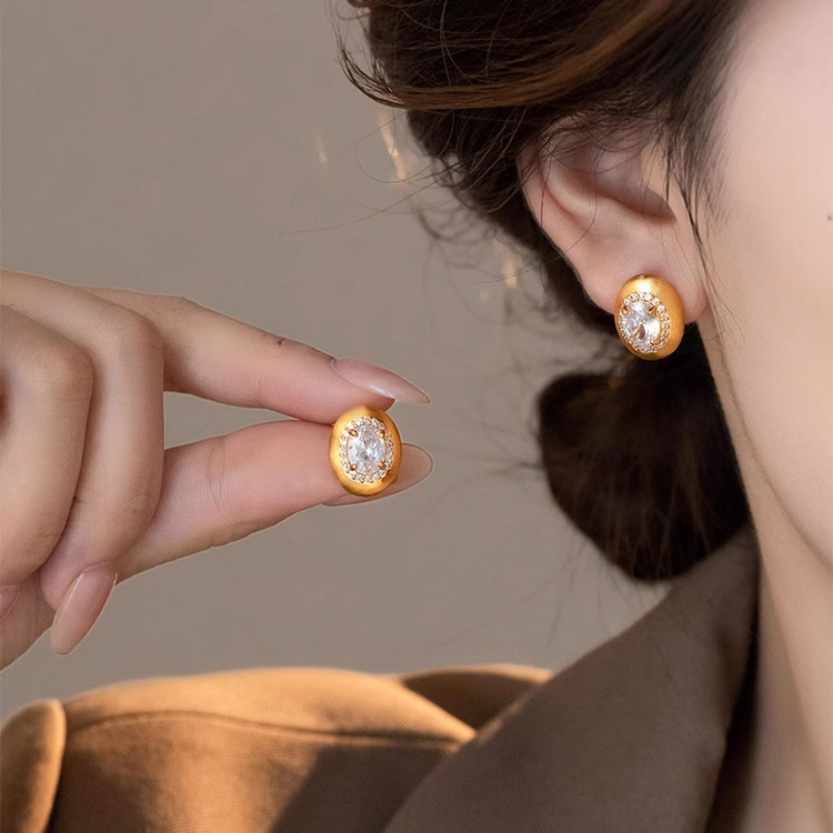 Gold-Plated Minimalist Zircon Earrings for Women - Light Luxury Pigeon Egg Design, High-End Fashion Jewelry 2025