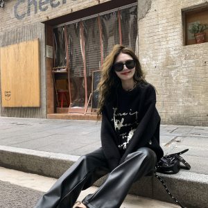 Graffiti Print Pullover Sweater for Women - Autumn Winter Knitted Top, Y2K Style, Cozy Casual Wear