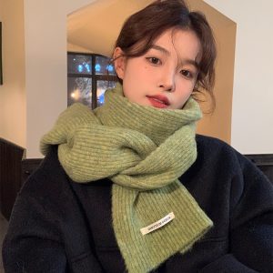 Green Knitted Scarf for Women - Winter 2023 Versatile Warm Wool Neck Warmer for Couples