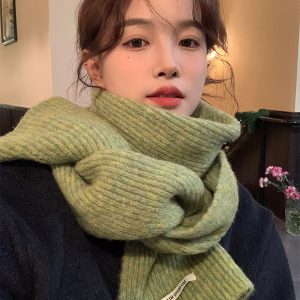 Green Knitted Scarf for Women - Winter 2023 Versatile Warm Wool Neck Warmer for Couples