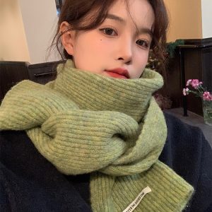 Green Knitted Scarf for Women - Winter 2023 Versatile Warm Wool Neck Warmer for Couples
