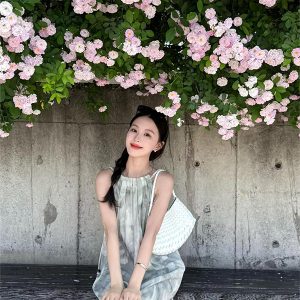 Hand-Drawn Plant Print Casual Round Neck Strap Dress for Women - Versatile and Trendy Spring/Summer Fashion
