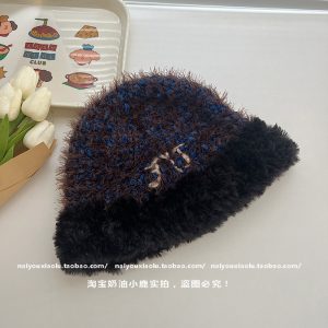 Handmade Color-Blocking Plush Chunky Knit Yarn Winter Hat for Women - Warm Thick Fisherman Style