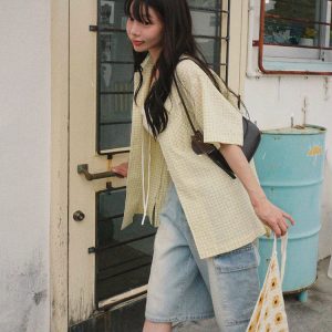 Handmade Korean Style Plaid Short-Sleeve Shirt - College Look, Single-Breasted Design, Fashionable and Trendy for Casual Wear