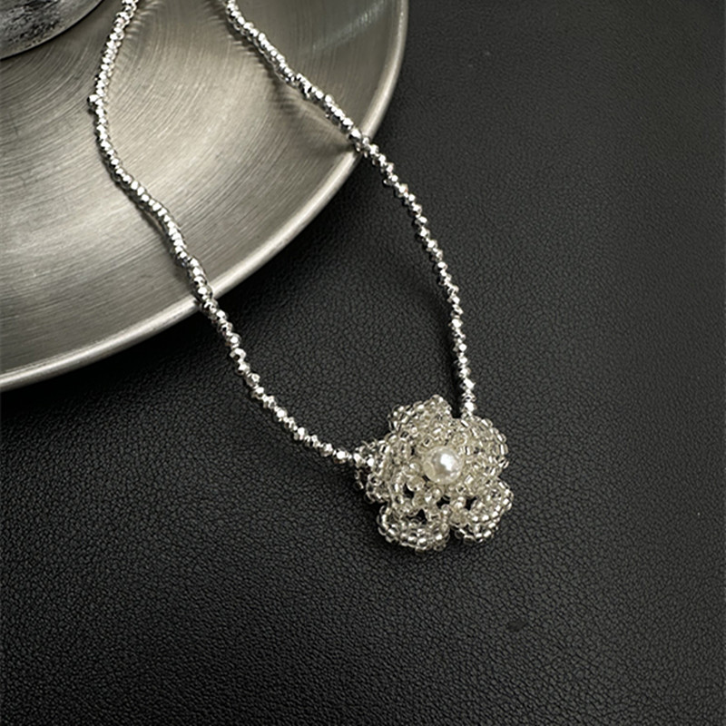 Handmade Woven Flower Necklace for Women, Light Luxury Silver Clavicle Chain, Versatile Floral Accessory, Perfect for Elegant Style