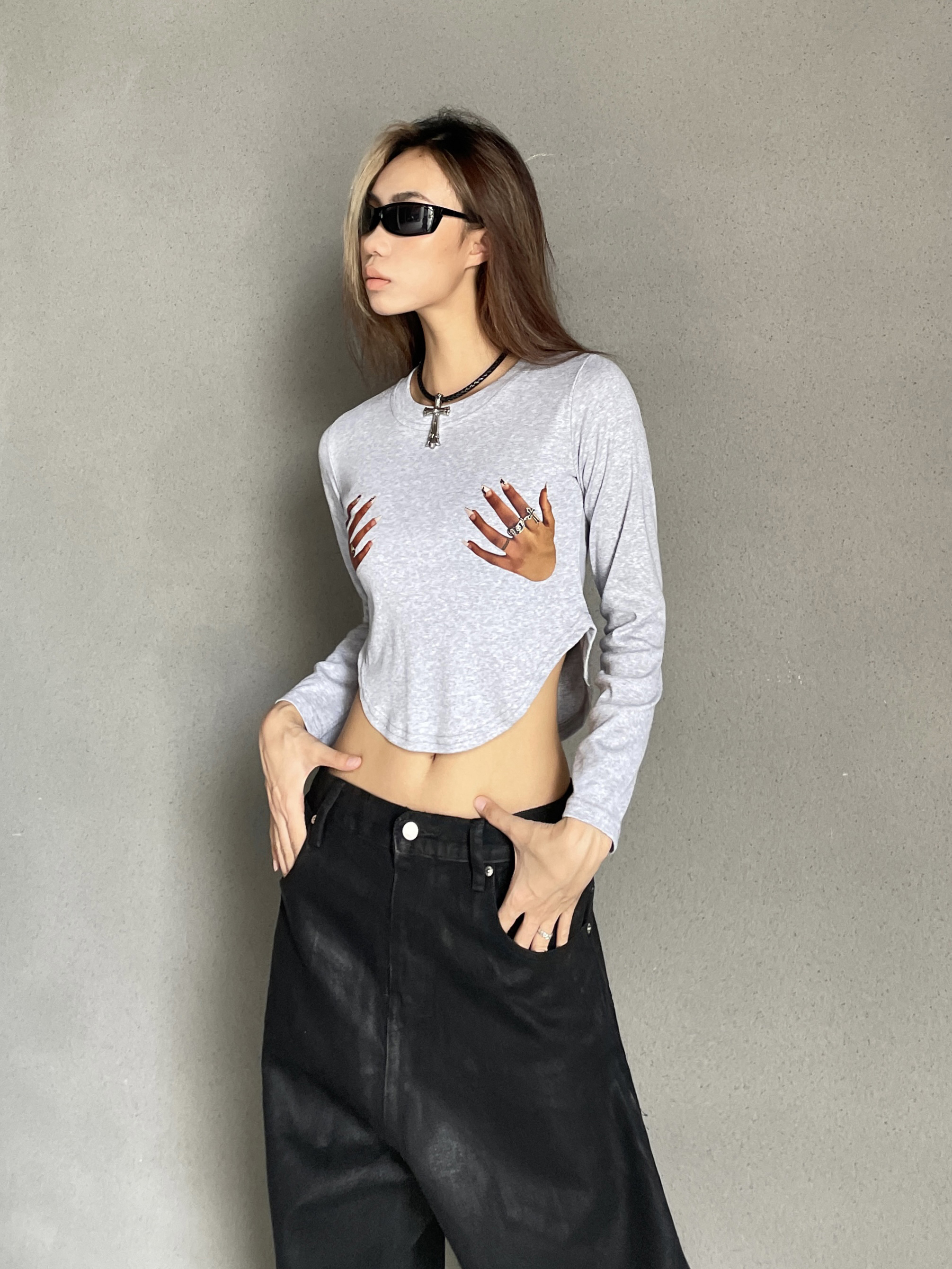 Heatstroke American-Style Slim Fit Crop Long Sleeve T-Shirt with Fun Finger Print - Trendy Y2K Fashion Top