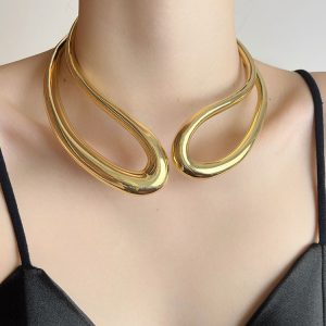 Heavy Industry Minimalist Metal Geometric Spring Collar Necklace - High-End Clavicle Chain for Women in Cold Style