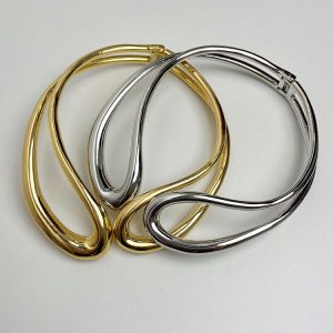 Heavy Industry Minimalist Metal Geometric Spring Collar Necklace - High-End Clavicle Chain for Women in Cold Style
