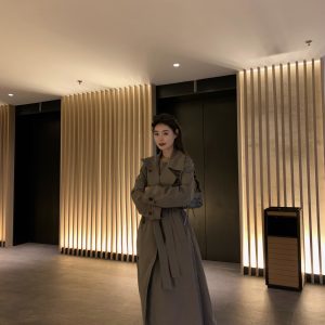 High-Definition Tailored Lapel Coat in Morning Fog - Slightly Wrinkled Loose Silhouette Windbreaker for a Chic Y2K Style