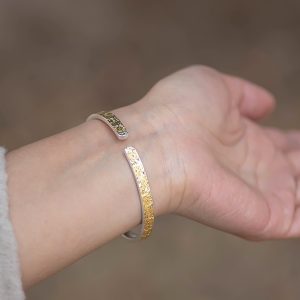 High-End 999 Silver Bracelet with Mirror Flower and Cherry Blossom Design - Light Luxury Chinese Style Shattered Ice Aesthetic