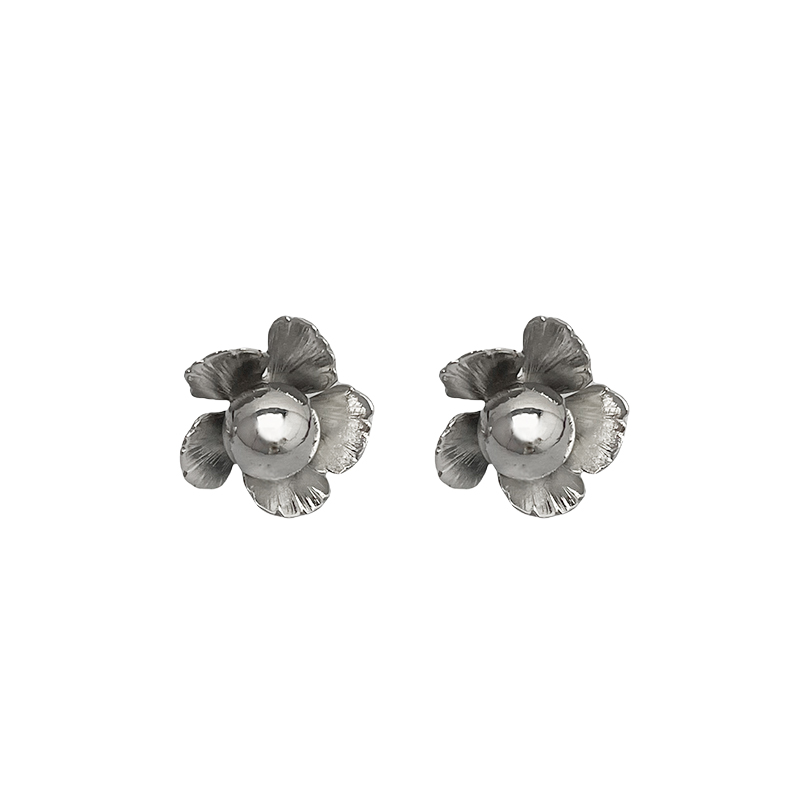 High-End Camellia Flower Stud Earrings for Women - Niche Design, Light Luxury Temperament, Summer 2025 Fashion Jewelry