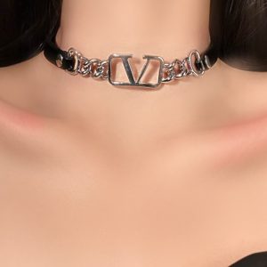 High-End Clavicle Chain V-Spliced Light Luxury Choker Necklace for Women - Sweet Cool Collar in Niche Cold Style