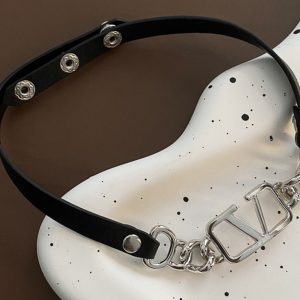 High-End Clavicle Chain V-Spliced Light Luxury Choker Necklace for Women - Sweet Cool Collar in Niche Cold Style