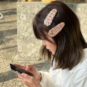 High-End Creative Wool Fabric Hair Clip - Kurishima Music Box Design, Unique Edge Clip, Stylish Spring Hair Accessory