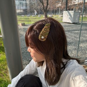 High-End Creative Wool Fabric Hair Clip - Kurishima Music Box Design, Unique Edge Clip, Stylish Spring Hair Accessory