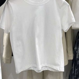 High-End European-Style Women's Summer Short Sleeve T-Shirt with Straight Shoulders - Age-Reducing Basic Tee