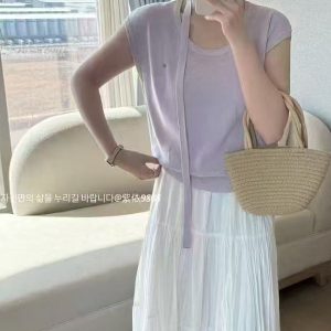 High-End European Women's Short Sleeve Knit Top with Unique Design, Stylish Thin Fabric, Distinctive Fashion for a Chic Look