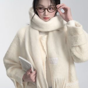 High-End Long Wool Coat for Winter, Original Design, Chic and Elegant Outerwear, Perfect for Cold Weather Fashion
