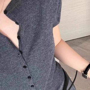 High-End Old Money Style Khaki V-Neck Short Sleeve Knitted Top for Women - Slim Fit Summer Fashion
