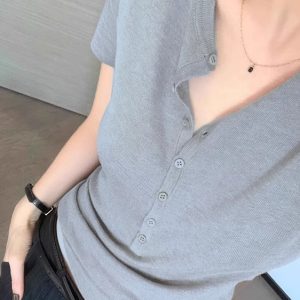 High-End Old Money Style Khaki V-Neck Short Sleeve Knitted Top for Women - Slim Fit Summer Fashion