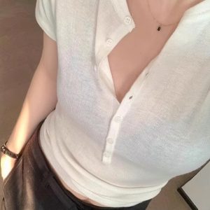 High-End Old Money Style Khaki V-Neck Short Sleeve Knitted Top for Women - Slim Fit Summer Fashion