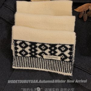 High-End Thick Knitted Scarf for Women - 'My Head is Not Round' Atmosphere, 2024 Autumn Winter Style, Warm Neck Gaiter