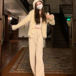 High-End Two-Sided Knitted Spliced Fur Coat - Slim Fit White Fluffy Top for Autumn Winter 2023 Fashion
