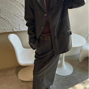 High-End Vintage PU Leather Suit Jacket for Women - Spring Autumn Niche Design, Trendy Layering Piece, Elegant Fashion Statement