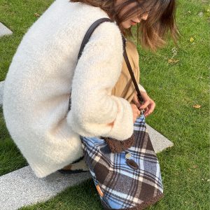 High-End Woolen Plaid Crossbody Commuter Tote Bucket Bag - Large Capacity, Stylish Everyday Essential