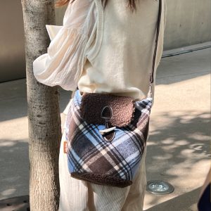 High-End Woolen Plaid Crossbody Commuter Tote Bucket Bag - Large Capacity, Stylish Everyday Essential
