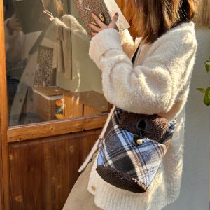 High-End Woolen Plaid Crossbody Commuter Tote Bucket Bag - Large Capacity, Stylish Everyday Essential