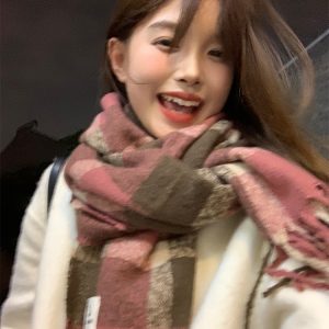 High-Quality Checkered Scarf for Women - Thick Warm Neck Warmer in Korean Style for Winter 2023