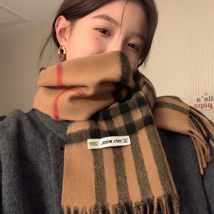 High-Quality Pure Wool Plaid Scarf for Women - Classic British Style, Warm Neck Accessory, Trendy Fashion Statement