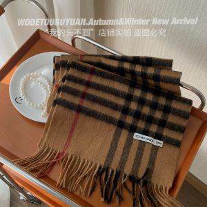 High-Quality Pure Wool Plaid Scarf for Women - Classic British Style, Warm Neck Accessory, Trendy Fashion Statement