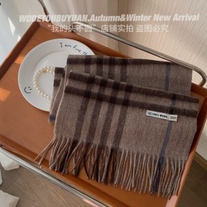 High-Quality Pure Wool Plaid Scarf for Women - Classic British Style, Warm Neck Accessory, Trendy Fashion Statement